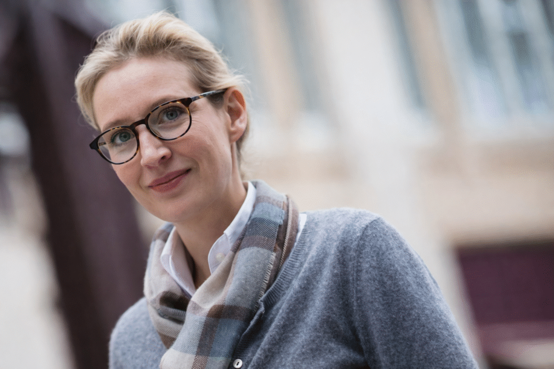 was ist mit dem rechten ohr von alice weidel